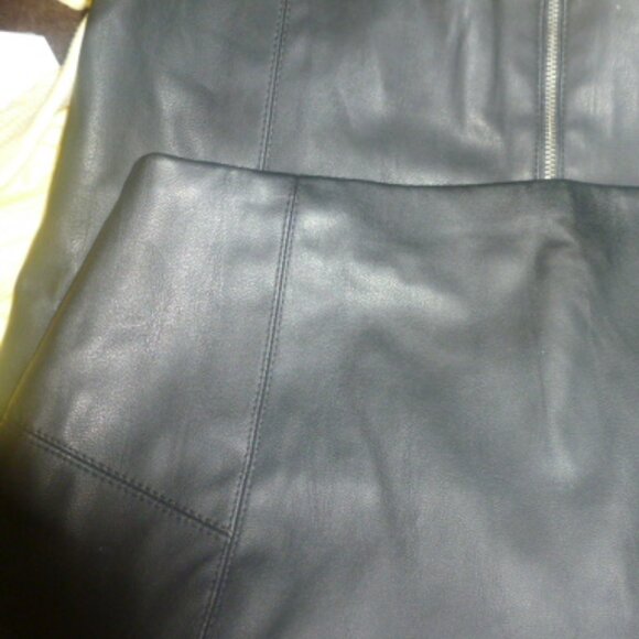 Express “leather” midi pencil skirt. Size 6 - Picture 5 of 13